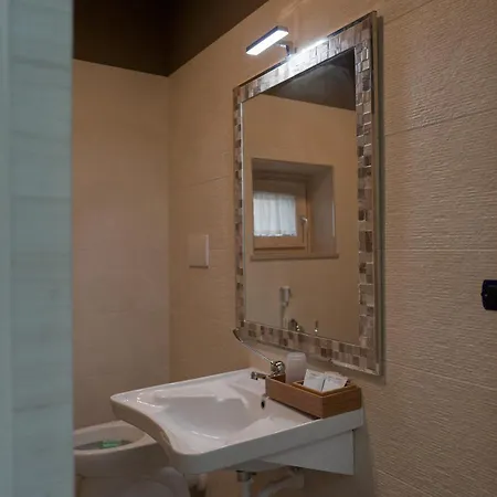فندق مبيت وإفطار La Maddalena 3*